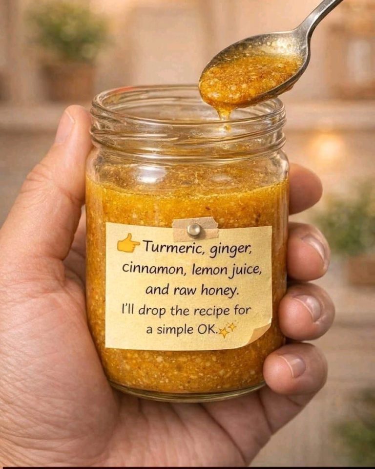 My Daily Spoonful of Turmeric and Honey Changed My Life for the Better